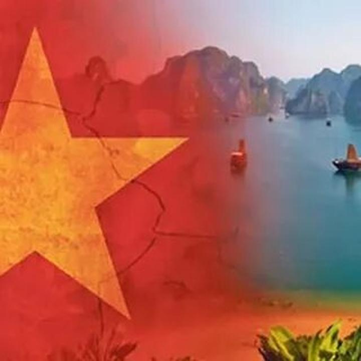 Chuyên gia Hotspot Matrix phân tích: Phương Oanh diện set đồ 50 và marketing video
